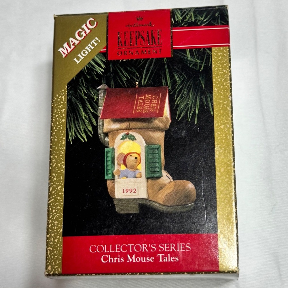 Hallmark Chris Mouse Tales 1992 #8 QLX707-4 Magic Light Keepsake Ornament